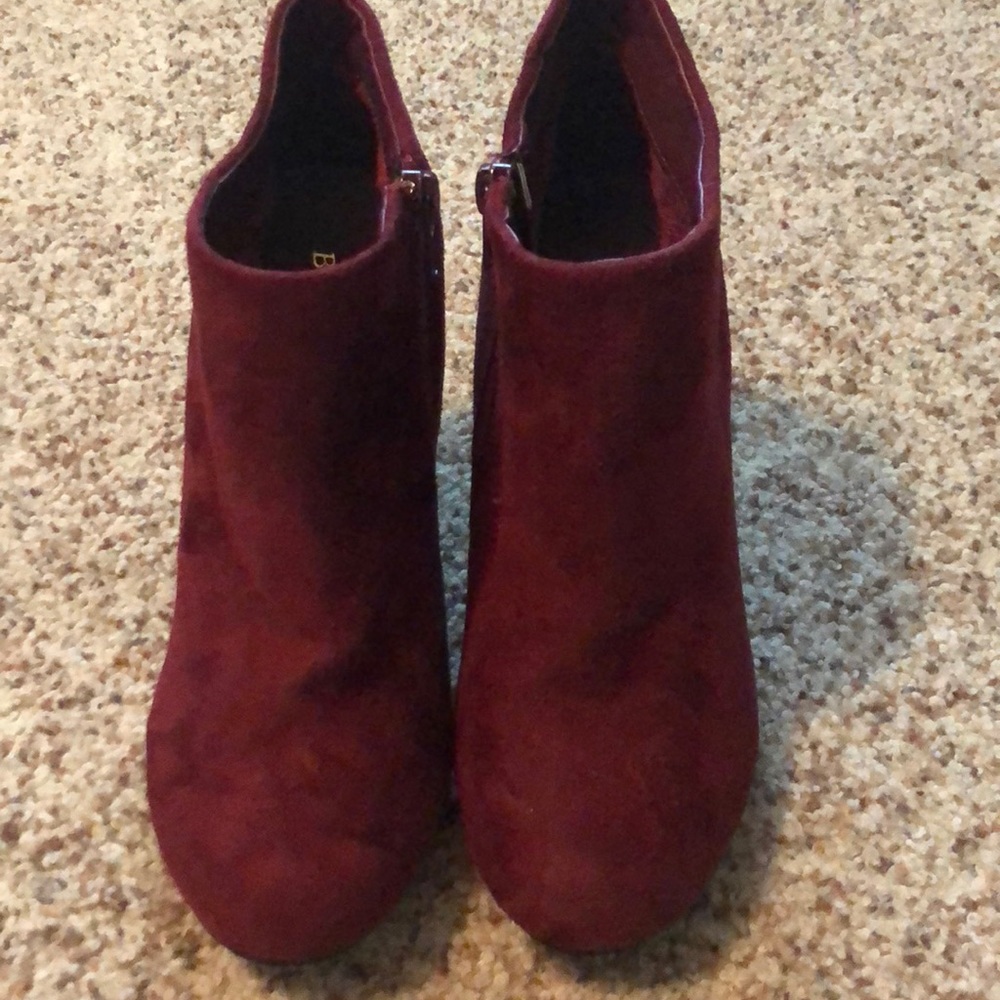 Size 7.5; Maroon Colored Booties